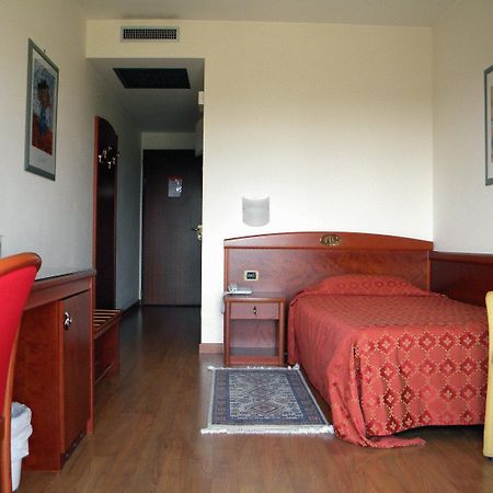 Hotel Corone Caerano Di San Marco Exteriér fotografie