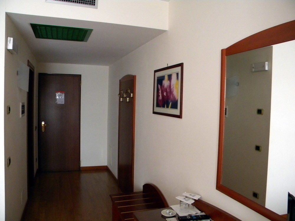 Hotel Corone Caerano Di San Marco Exteriér fotografie