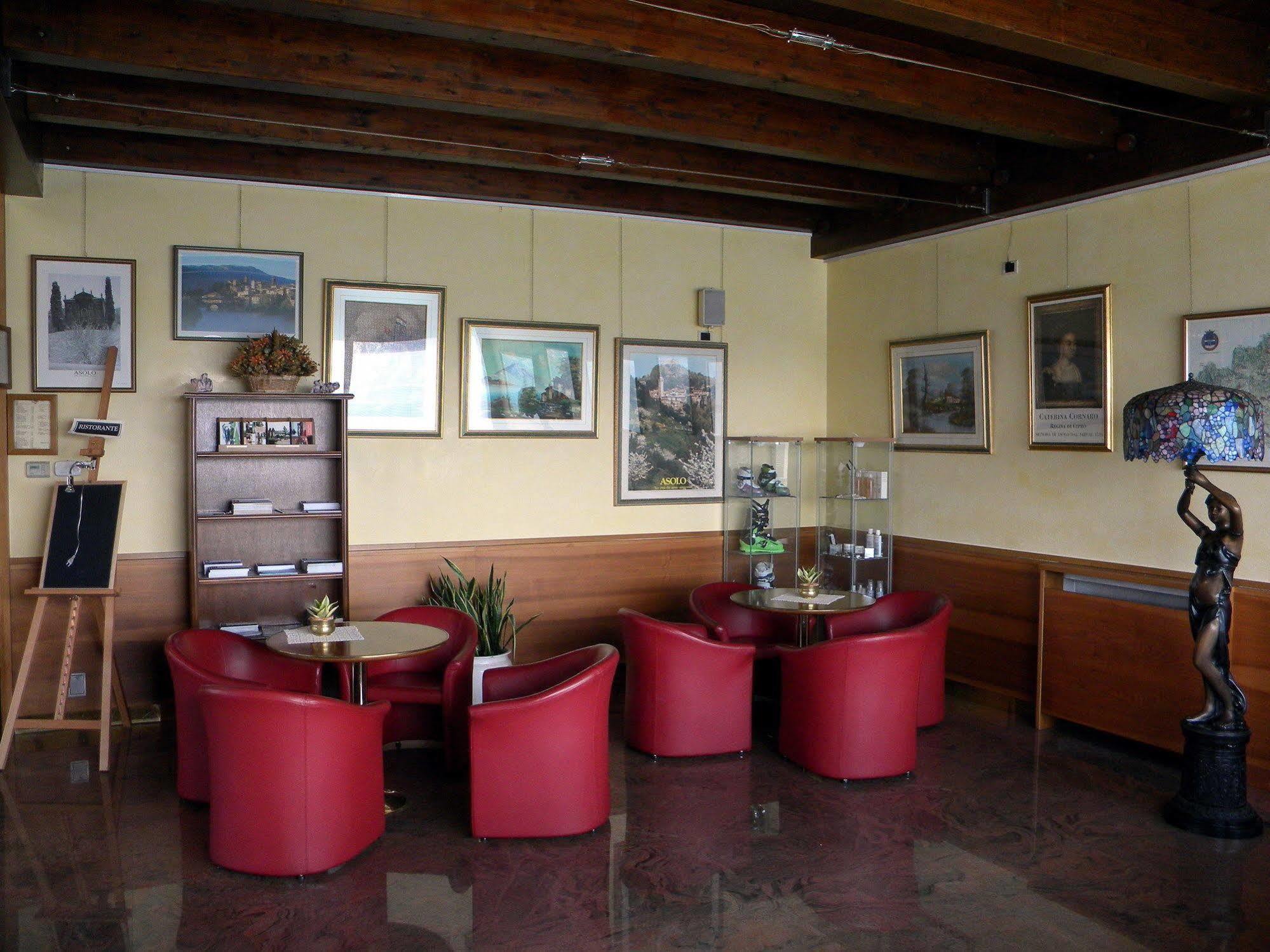 Hotel Corone Caerano Di San Marco Exteriér fotografie